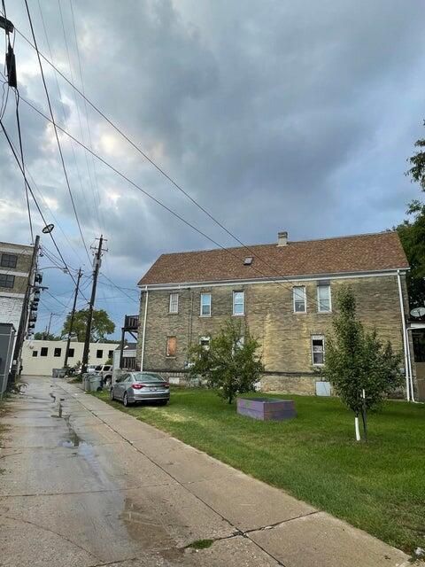 Photo of 2139 N 18th St, Milwaukee, WI 53205 (MLS # 1961199)