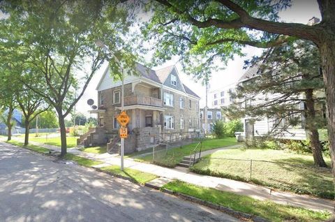 Photo of 2139 N 18th St, Milwaukee, WI 53205 (MLS # 1961199)