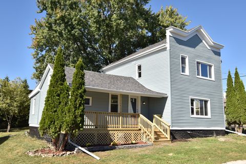 Photo of N5415 Park Ave, Fredonia, WI 53021 (MLS # 1939049)