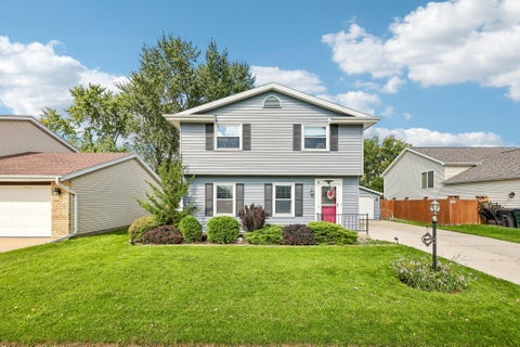 Photo of 8504 Westbrook Dr, Sturtevant, WI 53177 (MLS # 1981992)