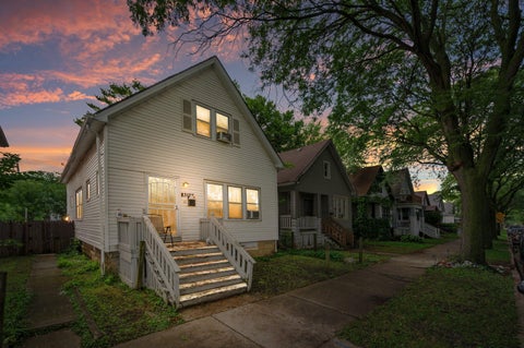 Photo of 3127 N 39th St, Milwaukee, WI 53216 (MLS # 1979335)