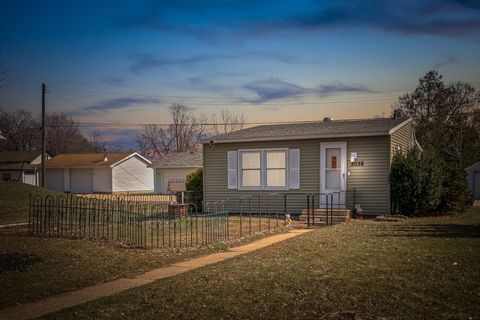 Photo of 2038 Avon St, La Crosse, WI 54603 (MLS # 1963203)