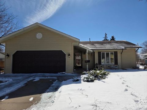 Photo of 5215 67th St, Kenosha, WI 53142 (MLS # 1954110)