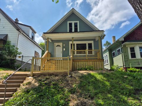 Photo of 3415 N 2nd St, Milwaukee, WI 53212 (MLS # 1941567)