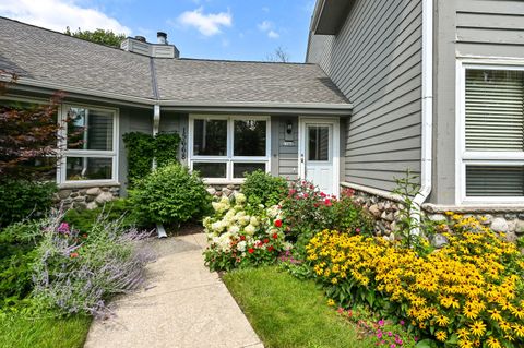 Photo of 15668 W Ridge Rd, New Berlin, WI 53151 (MLS # 1931578)