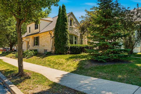 Photo of 2202 S 70th St, West Allis, WI 53219 (MLS # 1971810)