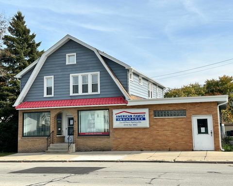 Photo of 2605 S Chicago Ave, South Milwaukee, WI 53172 (MLS # 1949929)