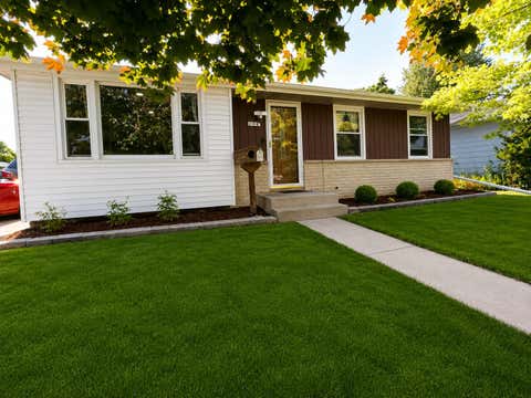 Photo of 2928 S 21st St, Sheboygan, WI 53081 (MLS # 1973088)