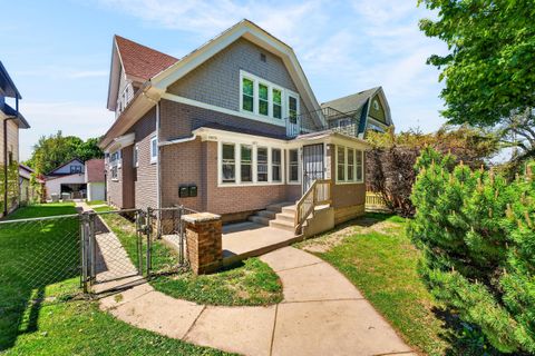 Photo of 4057 N 17th St, Milwaukee, WI 53209 (MLS # 1962824)