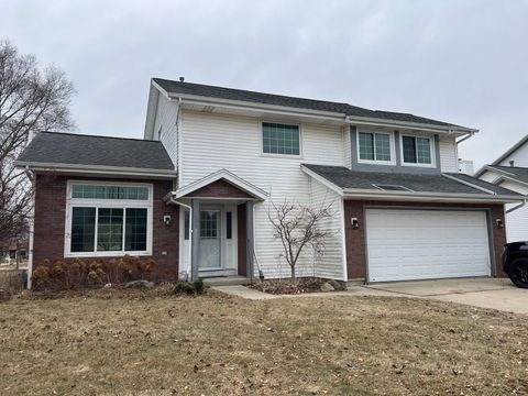 Photo of 631 E Andrew Ct, Oak Creek, WI 53154 (MLS # 1951722)