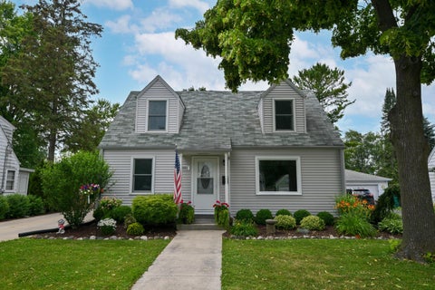 Photo of W166N8551 Theodore Ave, Menomonee Falls, WI 53051 (MLS # 1970829)