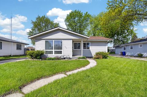 Photo of 8552 20th Ave, Kenosha, WI 53143 (MLS # 1961801)