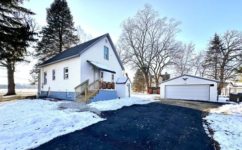 Photo of 2702 Springbrook Rd, Pleasant Prairie, WI 53158 (MLS # 1946482)