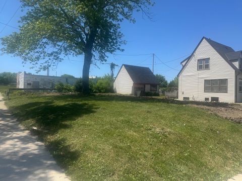 Photo of 3803 N 7th St, Milwaukee, WI 53206 (MLS # 1967853)