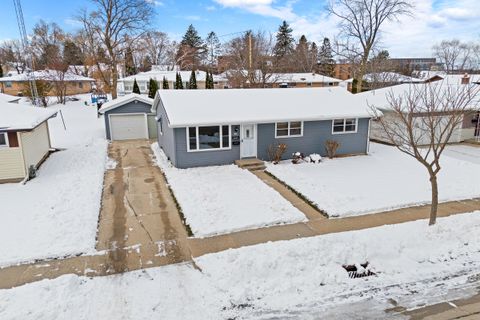 Photo of 1602 N 28th St, Sheboygan, WI 53081 (MLS # 1944892)