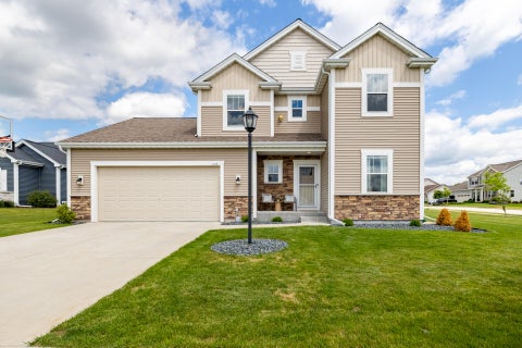Photo of 1298 Juniper Ln, Oconomowoc, WI 53066 (MLS # 1980985)