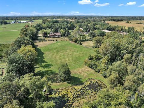 Photo of 9748 W Bonniwell Rd, Mequon, WI 53097 (MLS # 1922742)