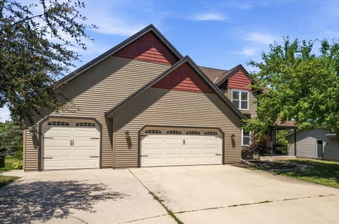 Photo of 258 Clover Ln, Fredonia, WI 53021 (MLS # 1973023)