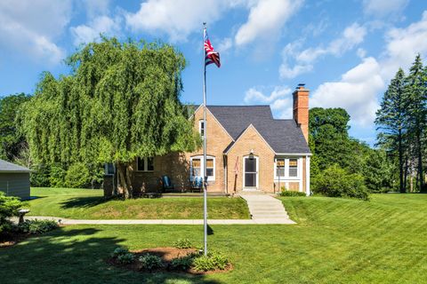 Photo of 5835 S 92nd St, Hales Corners, WI 53130 (MLS # 1967679)