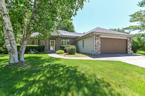 Photo of 422 Eastern Trl, Mukwonago, WI 53149 (MLS # 1970231)