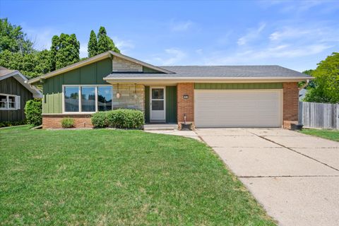 Photo of 1610 Hickory St, South Milwaukee, WI 53172 (MLS # 1967790)