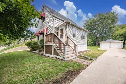 Photo of 130 N 60th St, Milwaukee, WI 53213 (MLS # 1975768)
