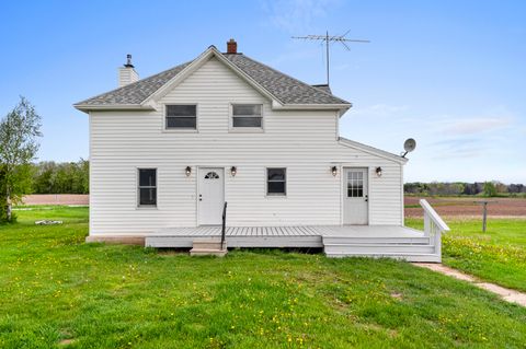 Photo of 6257 Rosewood Rd, Clay Banks, WI 54201 (MLS # 1965072)