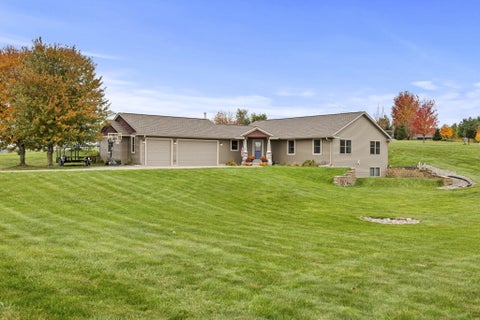 Photo of N13257 Larkspur Rd, Trempealeau, WI 54661 (MLS # 1986300)
