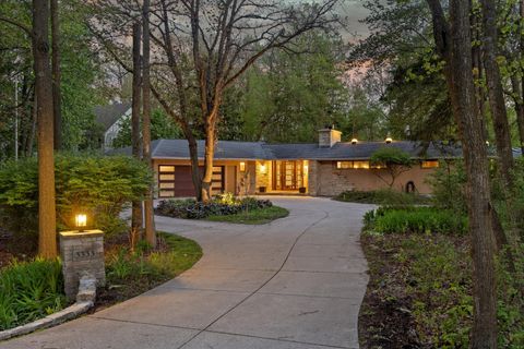 Photo of 3333 W Ranch Rd, Mequon, WI 53092 (MLS # 1917092)