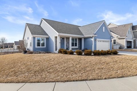Photo of 231 Indigo Dr, Port Washington, WI 53074 (MLS # 1912149)