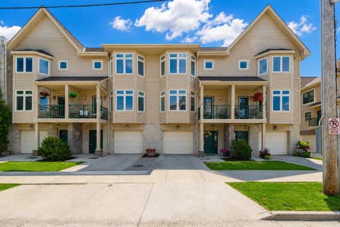 Photo of 1712 N Marshall St, Milwaukee, WI 53202 (MLS # 1976454)