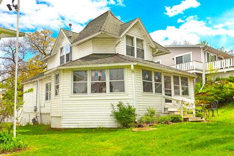 Photo of 641 Hazel Ct, Fontana, WI 53125 (MLS # 1961761)