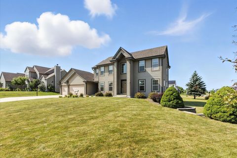 Photo of 4712 W Woodward Dr, Franklin, WI 53132 (MLS # 1927621)