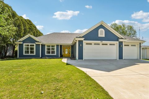 Photo of 759 Kathryn Ct, Watertown, WI 53098 (MLS # 1962876)