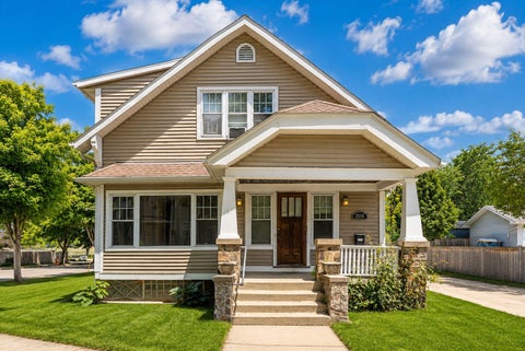 Photo of 2556 S Logan Ave, Milwaukee, WI 53207 (MLS # 1966340)