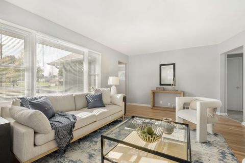 Photo of 2028 W Whitaker Ave, Milwaukee, WI 53221 (MLS # 1941418)