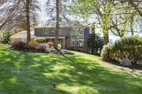 Photo of 1310 Centennial Ct, Brookfield, WI 53045 (MLS # 1959104)