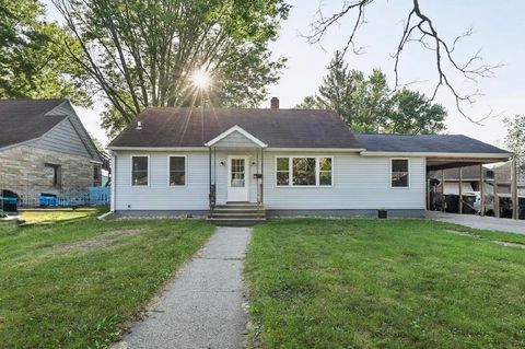 Photo of 531 Ellinwood Ave, Reedsburg, WI 53959 (MLS # 1971918)