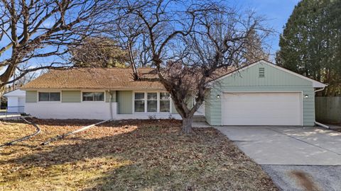 Photo of 7216 N Mohawk Ave, Glendale, WI 53217 (MLS # 1950973)
