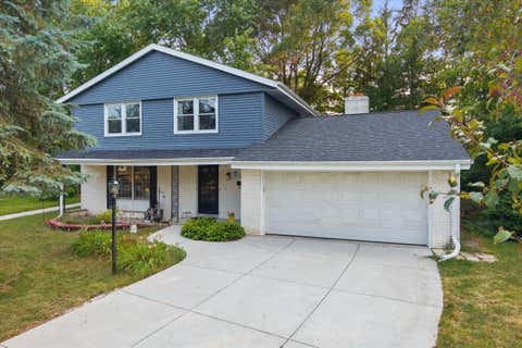 Photo of W53N849 Castle Ct, Cedarburg, WI 53012 (MLS # 1973999)