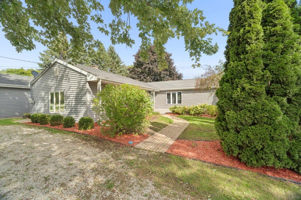 N7869 LAKESHORE DR, FOND DU LAC, WI 54937 - Image 7d0d61e1c5e3a3f6dee3e87d33afbe4d/2545525715