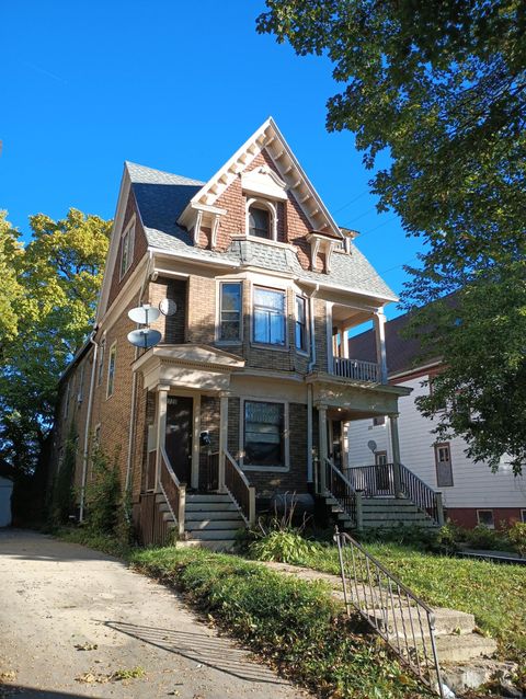 Photo of 2718-20 W Mckinley Blvd, Milwaukee, WI 53208 (MLS # 1941294)