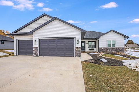Photo of 900 Moonbeam Ln, Francis Creek, WI 54214 (MLS # 1955071)