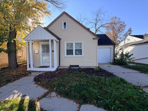 Photo of 4229 W Luscher Ave, Milwaukee, WI 53209 (MLS # 1986474)
