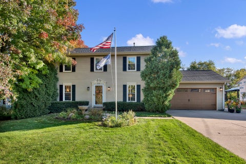 Photo of 2215 W Mangold Ave, Milwaukee, WI 53221 (MLS # 1984228)