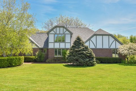 Photo of W306S2834 Wild Berry Ln, Genesee, WI 53188 (MLS # 1962672)