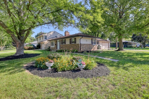 Photo of 5406 N Shasta Dr, Glendale, WI 53209 (MLS # 1983531)