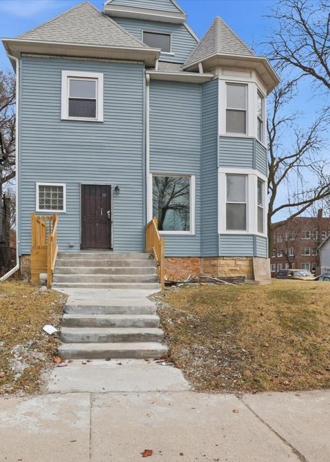Photo of 604 N 30th St, Milwaukee, WI 53208 (MLS # 1953951)