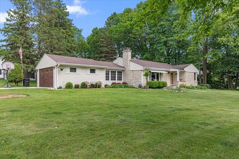 Photo of W204N6612 Lannon Rd, Menomonee Falls, WI 53051 (MLS # 1921928)