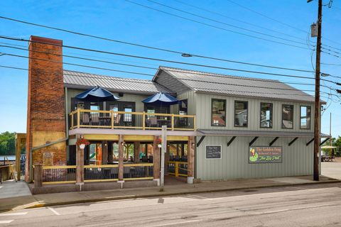 Photo of 115 N Shore Dr, Fountain City, WI 54629 (MLS # 1954103)